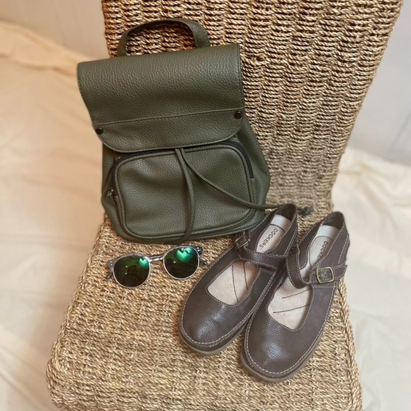 💙 Dockers Mary Jane Flats Buckle Brown Size 8 - Picture 1 of 5